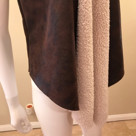 Womens Faux Leather Vest Sherpa Lined Open Front - Picture 5 of 13